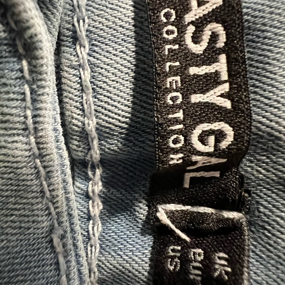 Bell bottomed jeans in used condition - Picture 8 of 8